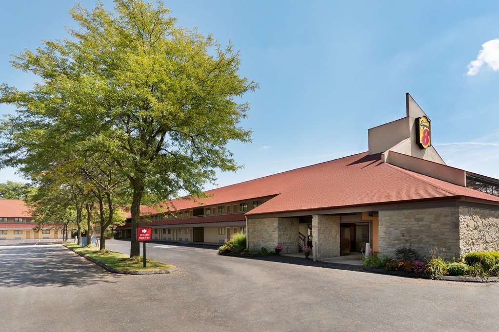 Super 8 by Wyndham Findlay - photo 2