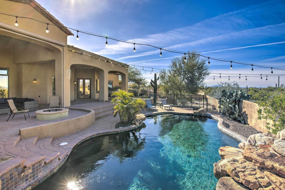 Near Golfing Mesa Villa with Outdoor Oasis and Pool — 4-Star Luxury Hotel in Mesa, United States