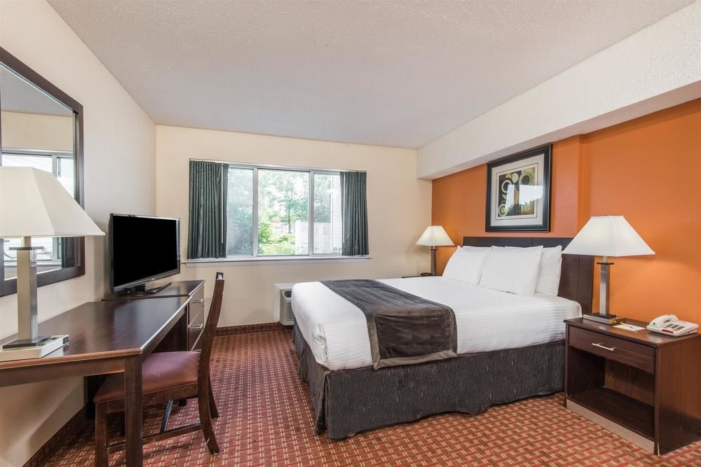 Days Inn and Suites by Wyndham Groton Near the Casinos - photo 11