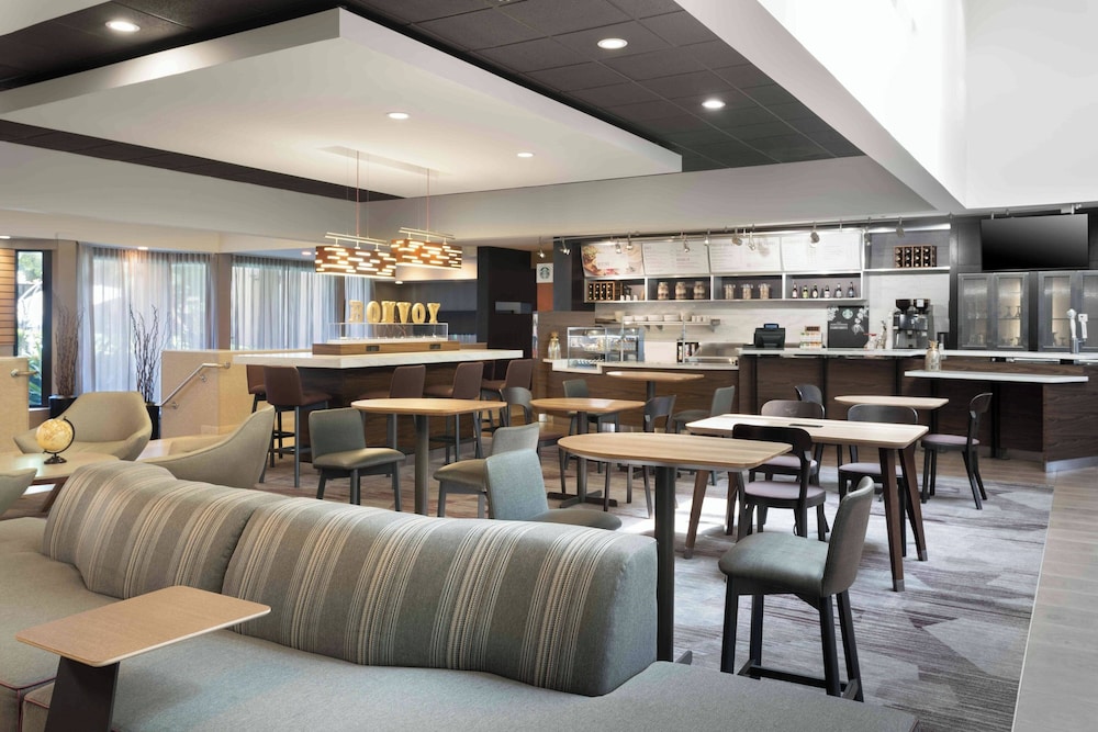 Courtyard by Marriott Miami Airport West Doral - photo 23