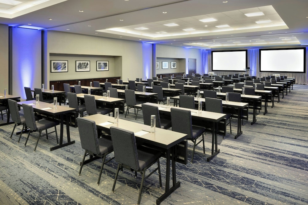 Courtyard by Marriott Chicago Magnificent Mile - photo 70
