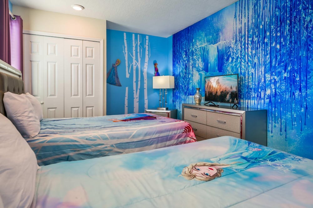 Family Paradise Space Themed Perfect Location - photo 47