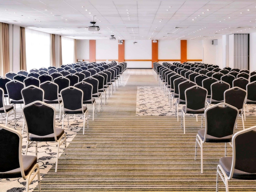 Mercure Hotel Hannover Oldenburger Allee — 4-Star Luxury Hotel in Hannover, Germany