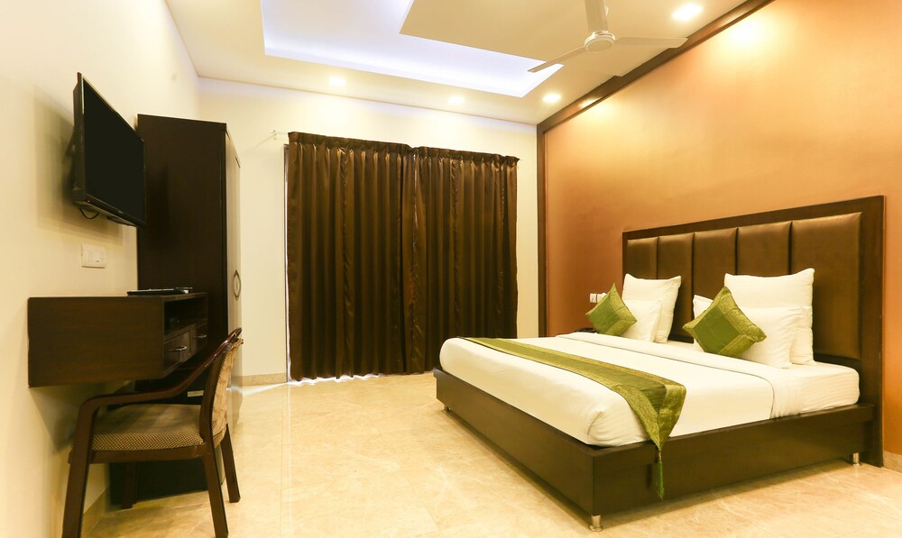Treebo Hotel WOW