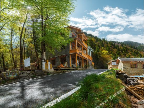 Shanjian Huali Inn — hotel in Luhua