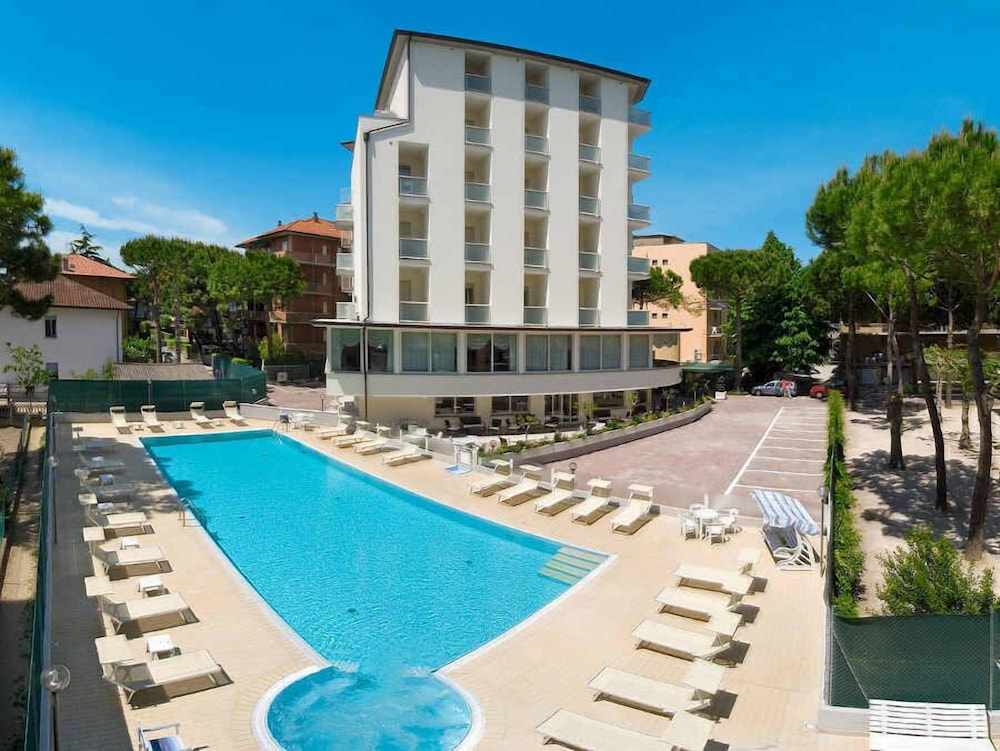 Hotel Thomas - carbon neutral hotel in Cervia