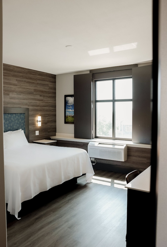 The Oread Lawrence Tapestry Collection by Hilton - photo 20