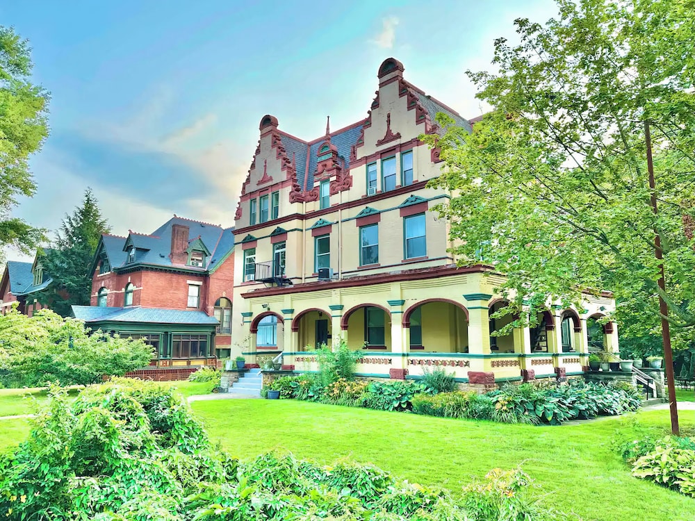 The Elliott Hotel at Highland Park - photo 75