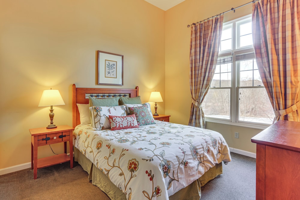 1 Mi to Mountain Creek Resort: Condo w Balcony - photo 11