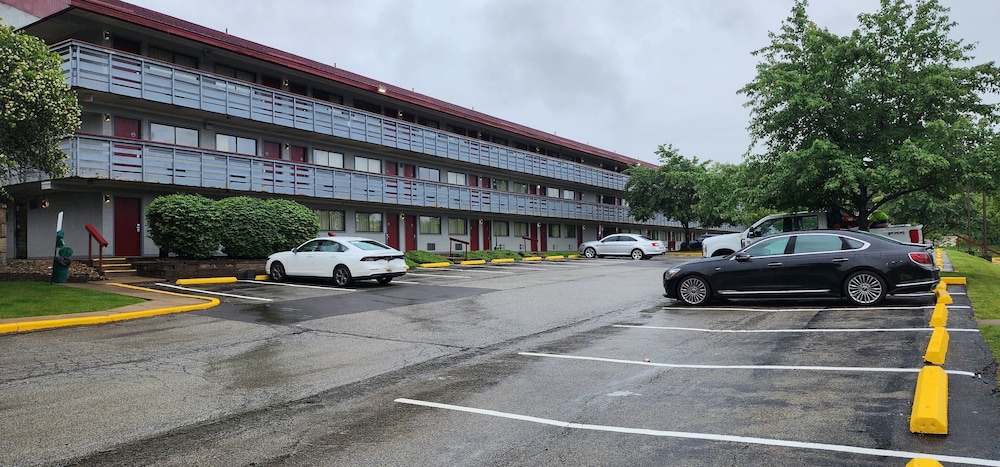 Red Roof Inn PLUS Pittsburgh East Monroeville - photo 30