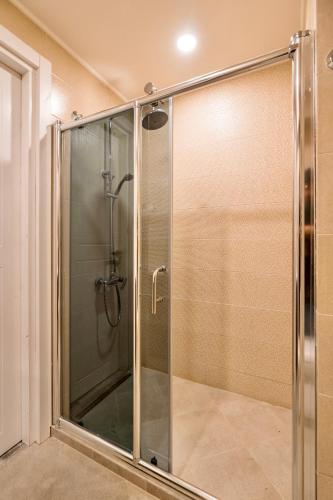 GVC 3 room 2 level apt New Gudauri