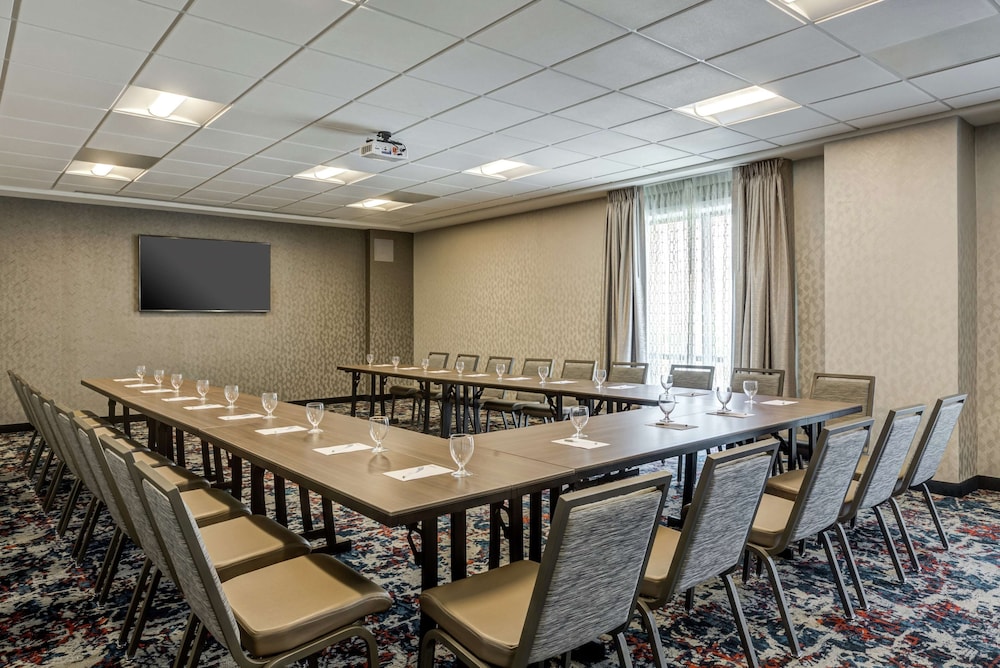 Hilton Garden Inn Boston Waltham - photo 38
