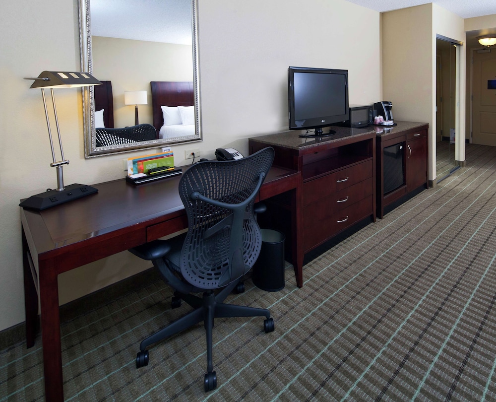 Hilton Garden Inn Valdosta - photo 23