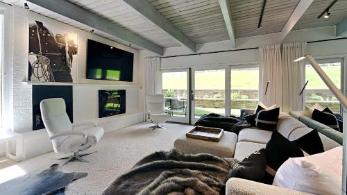 Timberline Condominiums 2 Bedroom Deluxe Unit A2H — 4-Star Luxury Hotel in Snowmass Village, United States