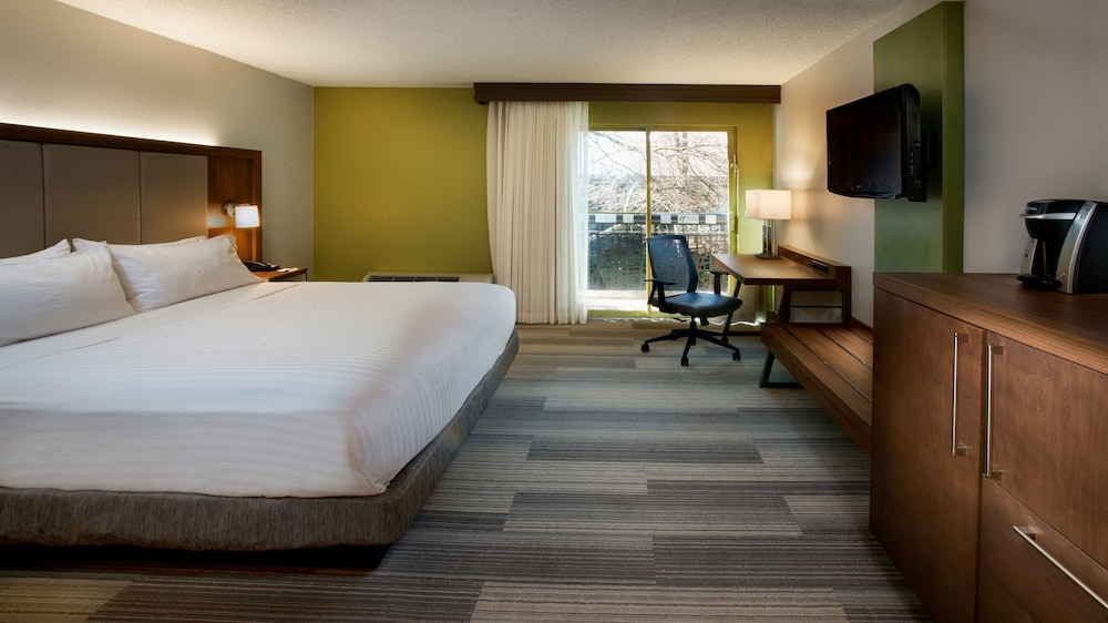 Holiday Inn Express Nashville Airport an IHG Hotel - photo 3