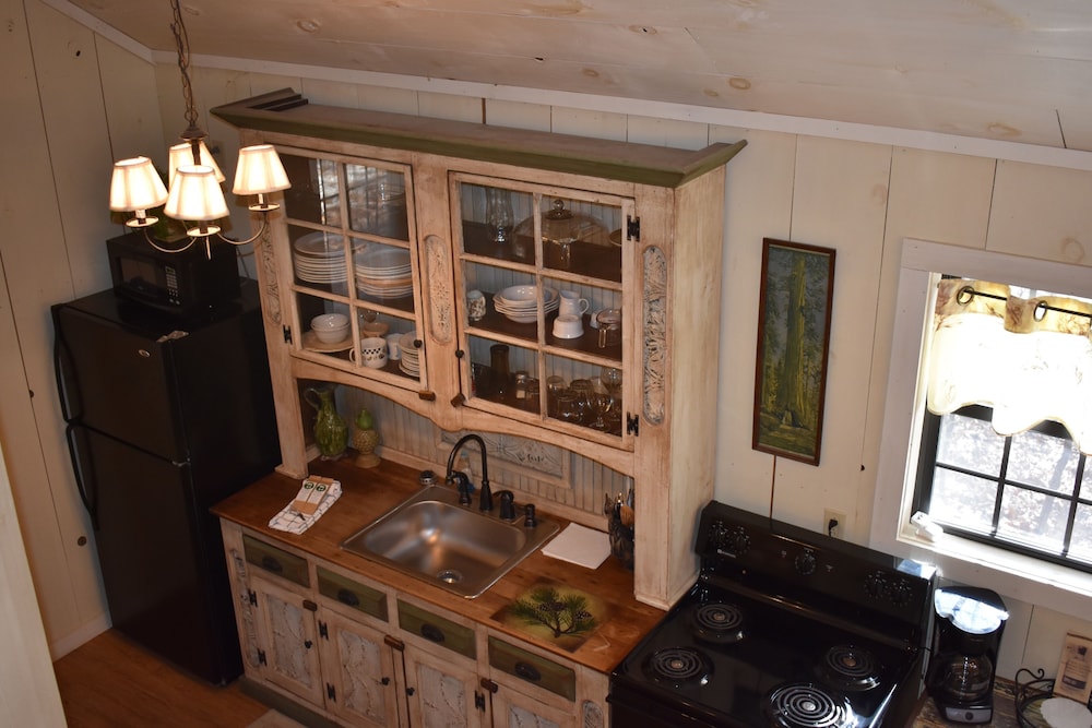 Bear Creek Lodge Cabin Resort - photo 36