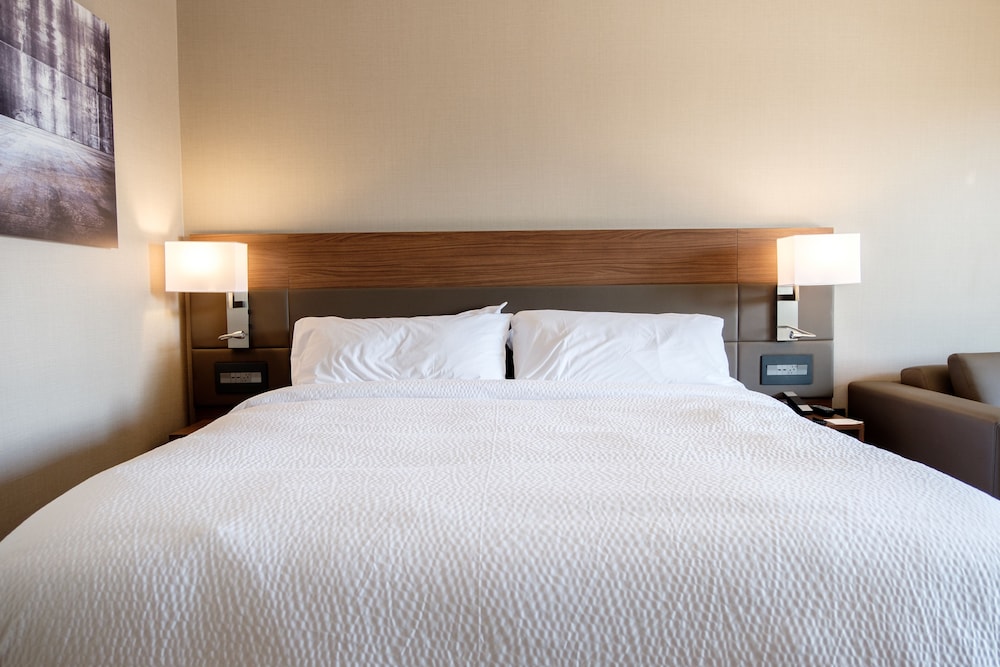 AC Hotel by Marriott Cincinnati at The Banks - photo 7