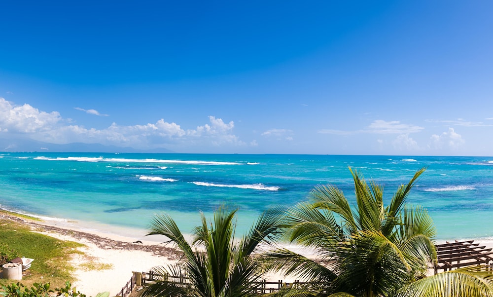 Beach Front White Sand Villa — 4-Star Luxury Hotel in Portmore, Jamaica