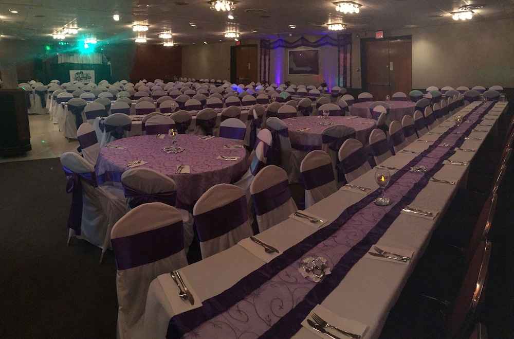 Ramada by Wyndham Albert Lea - photo 81