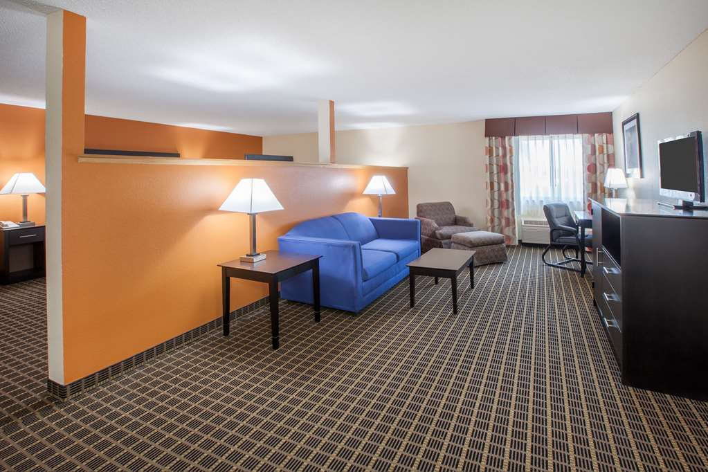 Baymont by Wyndham South Haven - photo 13