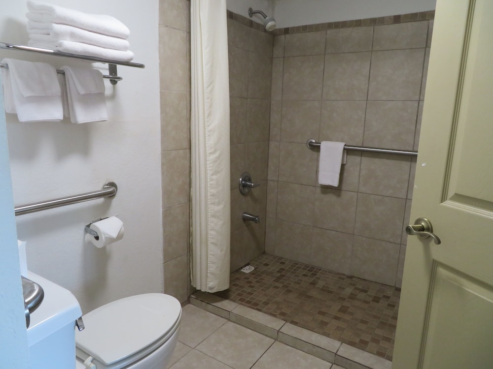 Days Inn by Wyndham Blytheville - photo 45
