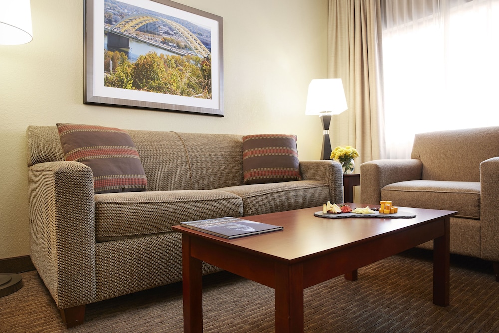 DoubleTree Suites by Hilton Hotel Cincinnati Blue Ash - photo 20
