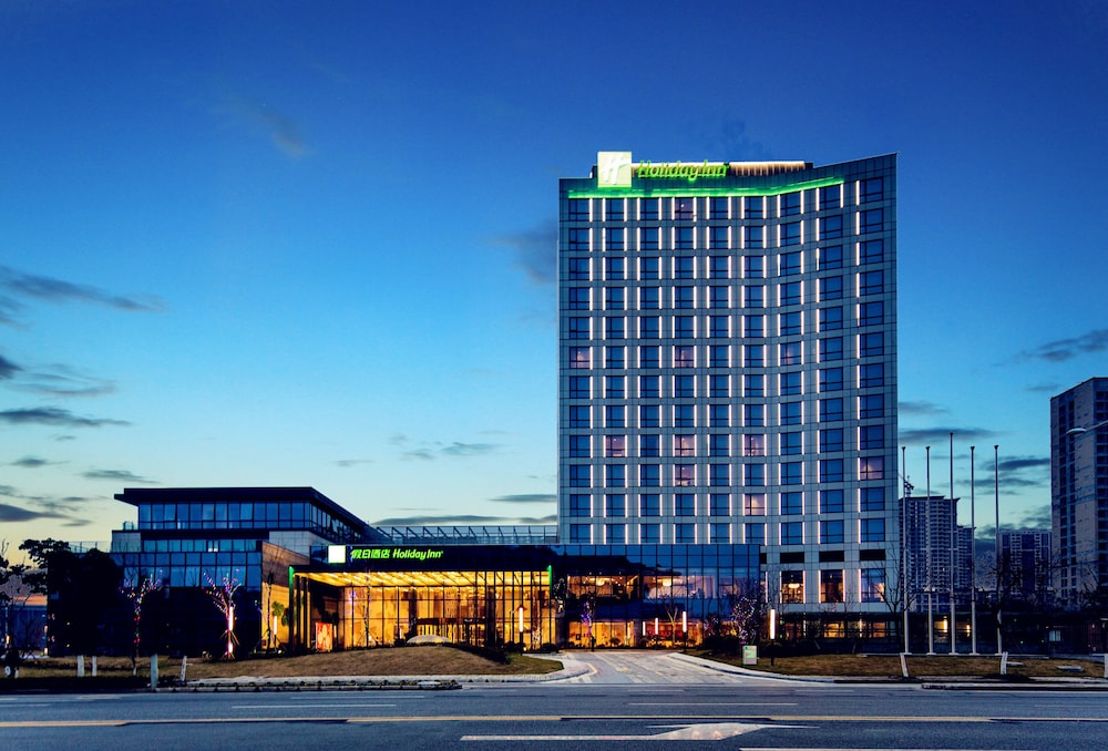 Holiday Inn Wuxi Taihu New City by IHG in Wuxi, People's Republic of China