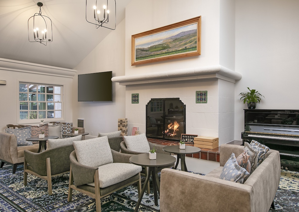 Half Moon Bay Lodge - photo 34