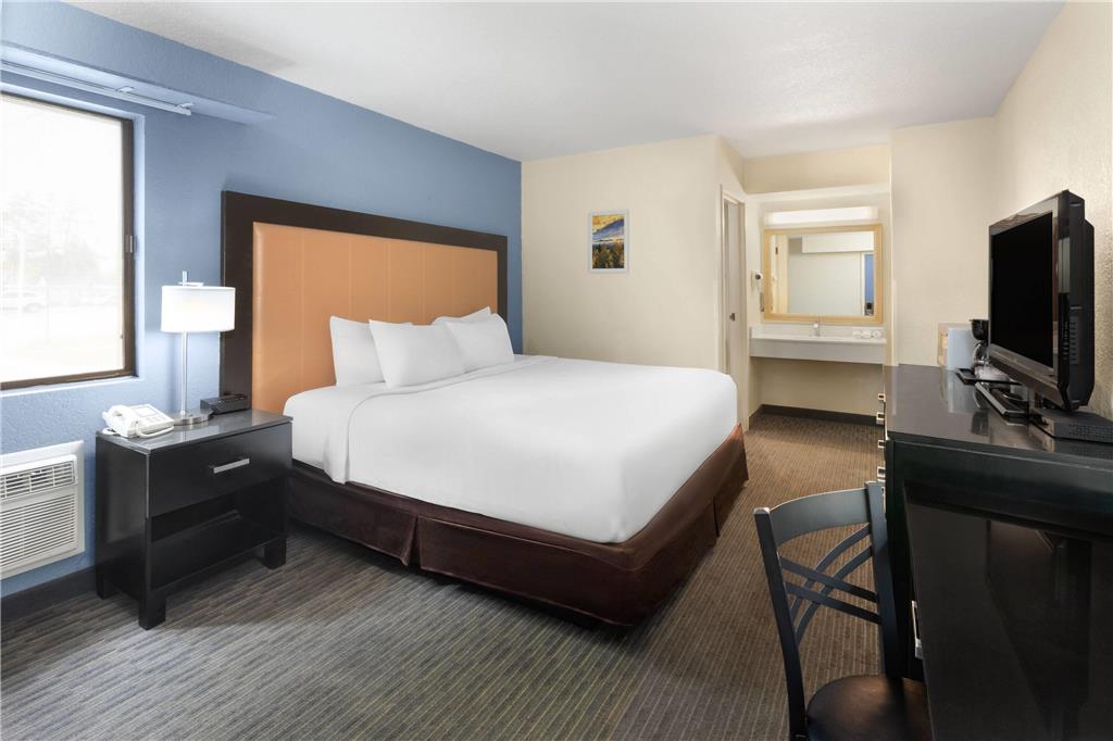 Days Inn by Wyndham Mackinaw City Bridgeview Area - photo 9