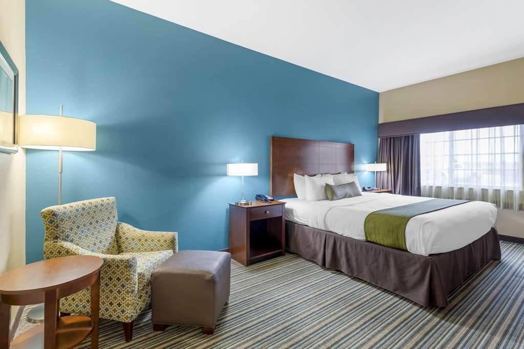 Best Western Plus Patterson Park Inn - photo 12