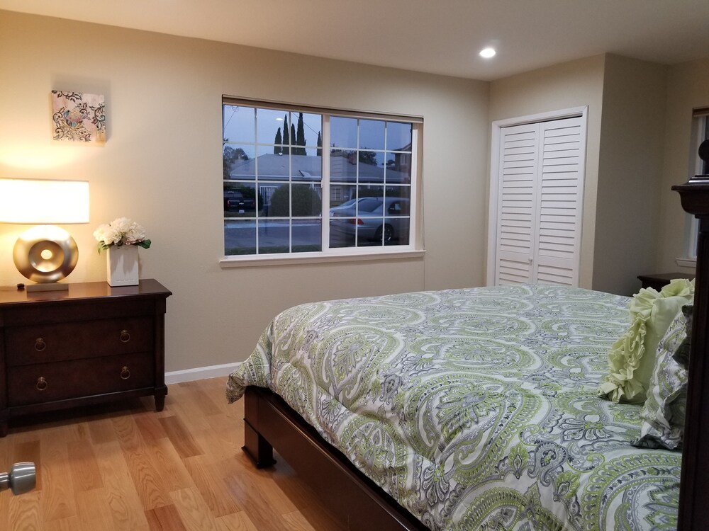 Apple Crisp — Cupertino — photo 2