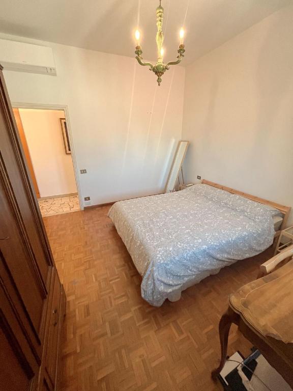 Firenze: Stanza in casa con proprietario e micio — 4-Star Luxury Hotel in Florence, Italy