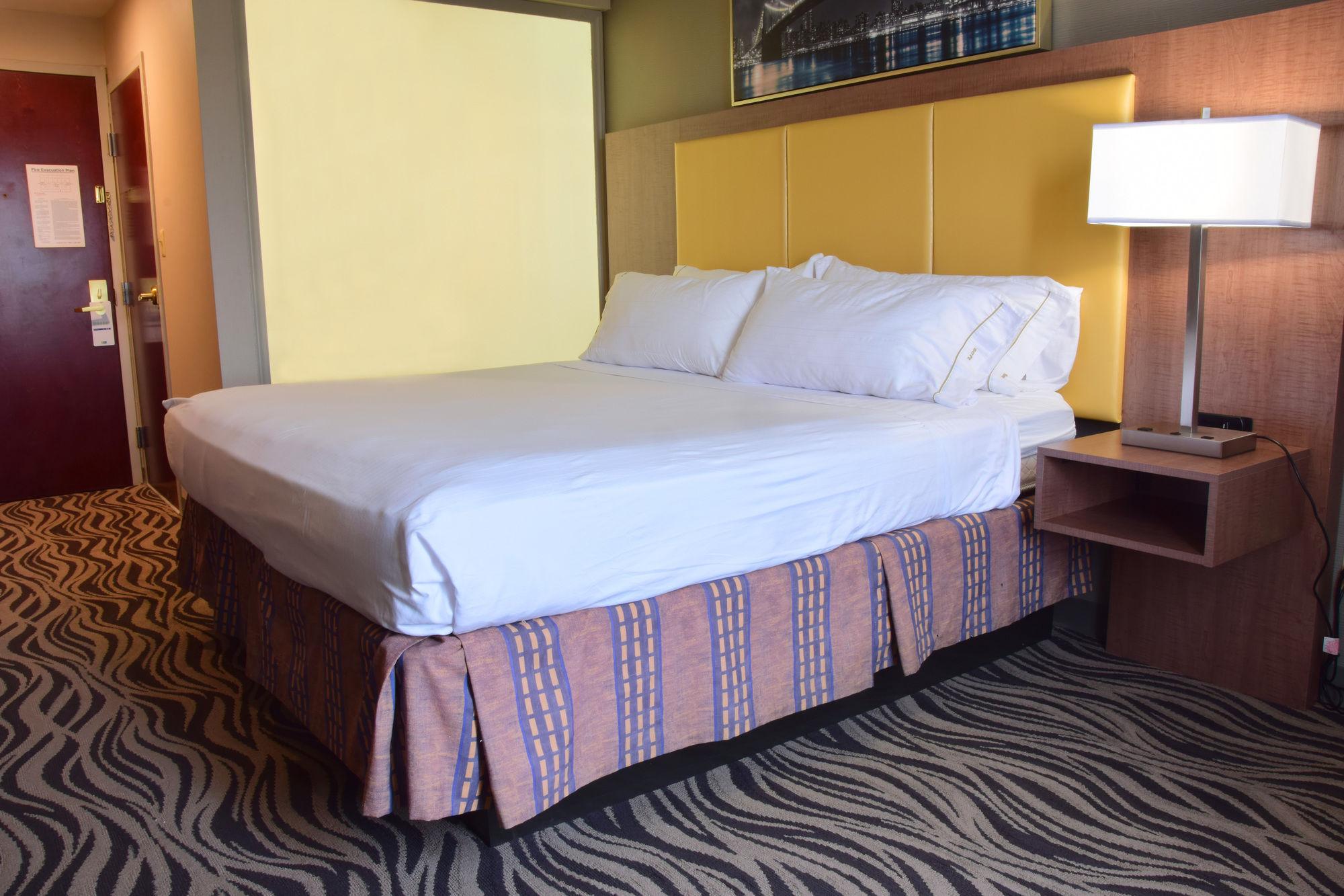 Holiday Inn Express New York Brooklyn