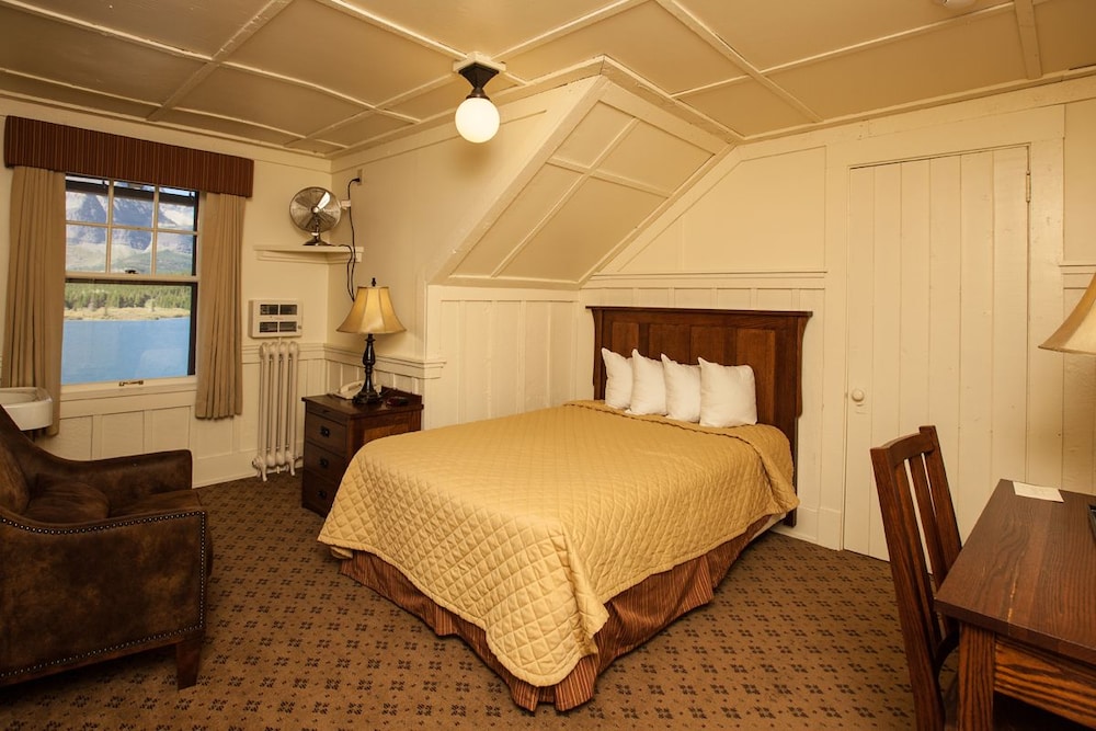 Many Glacier Hotel Inside the Park - photo 3