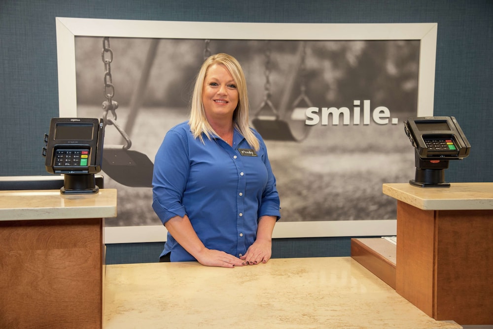 Hampton Inn Summersville - photo 6