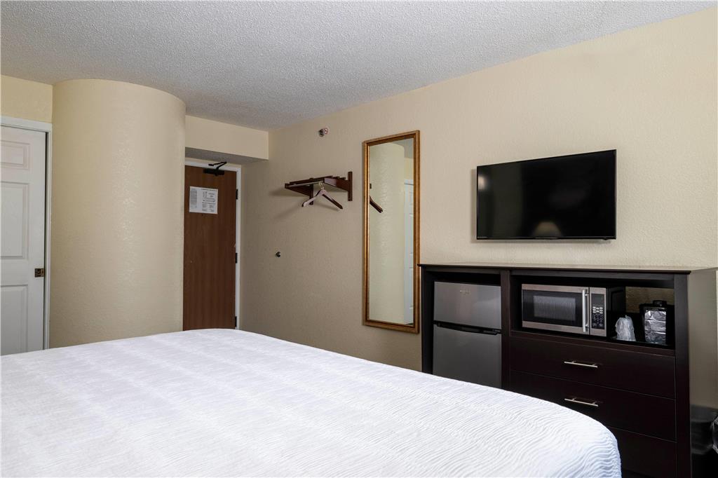 Baymont Inn & Suites by Wyndham Mukwonago - photo 23