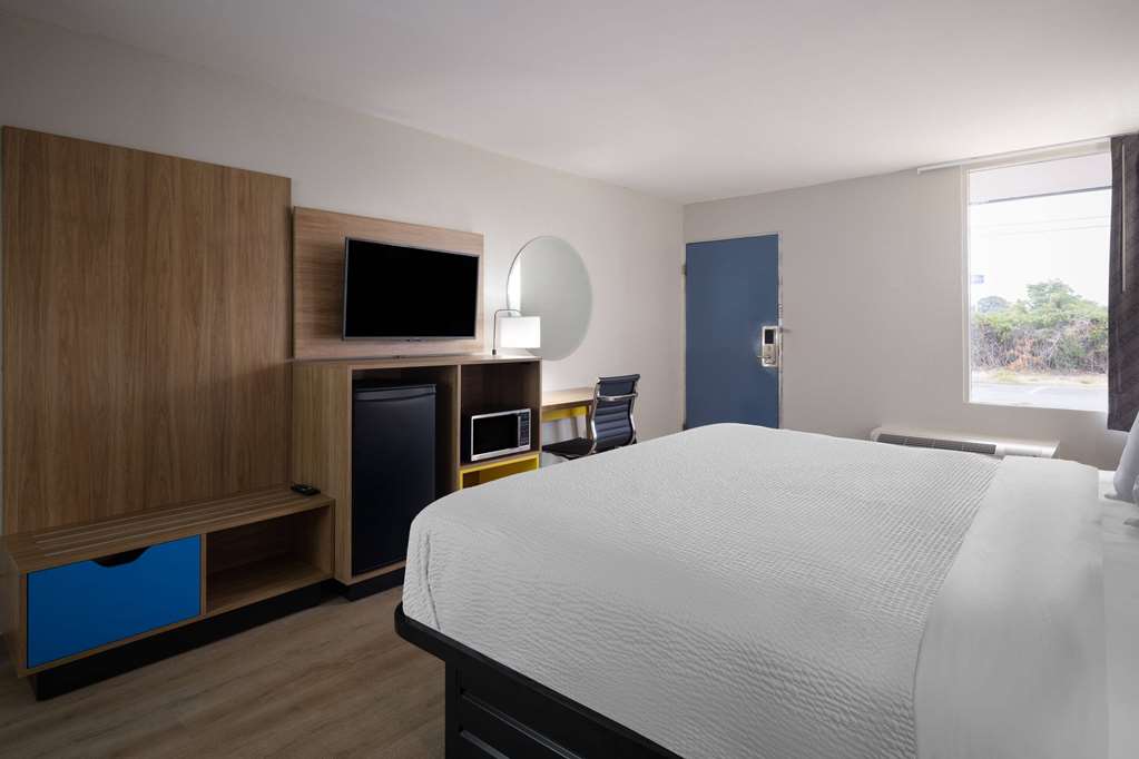 Days Inn by Wyndham Montgomery I 85 - photo 22