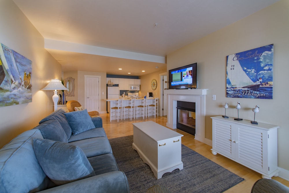 Edgewater Resort - photo 13