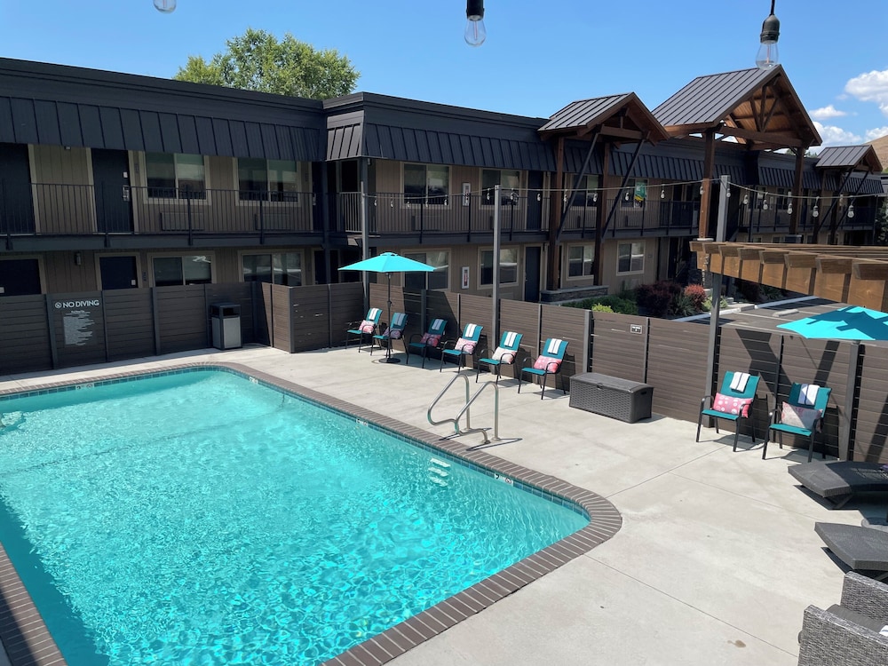 The Hotel Y - carbon neutral hotel in Yakima