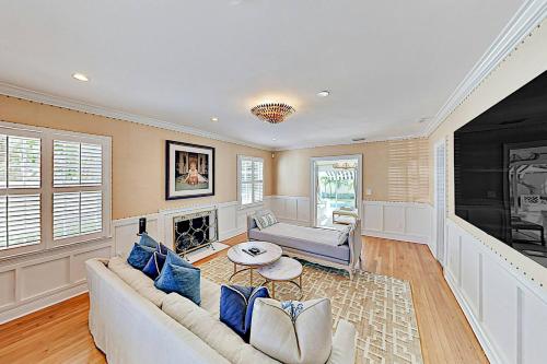 Palm Paradise Steps To Intercoastal Walk To Shops — West Palm Beach