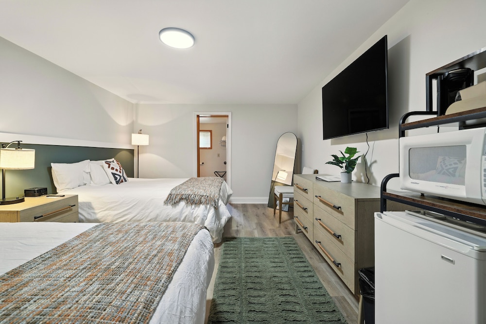 Hillside Motel LLC - photo 90