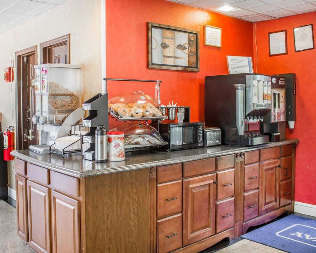 Rodeway Inn Huntington Station Melville - photo 22