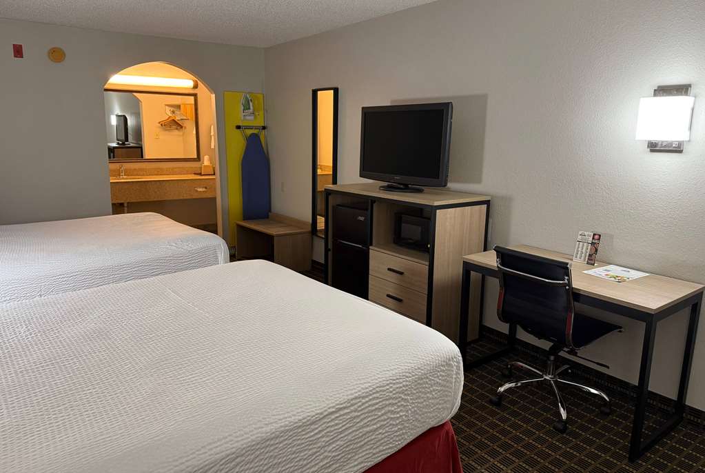Days Inn by Wyndham San Antonio Morgan's Wonderland IH 35 N - photo 17