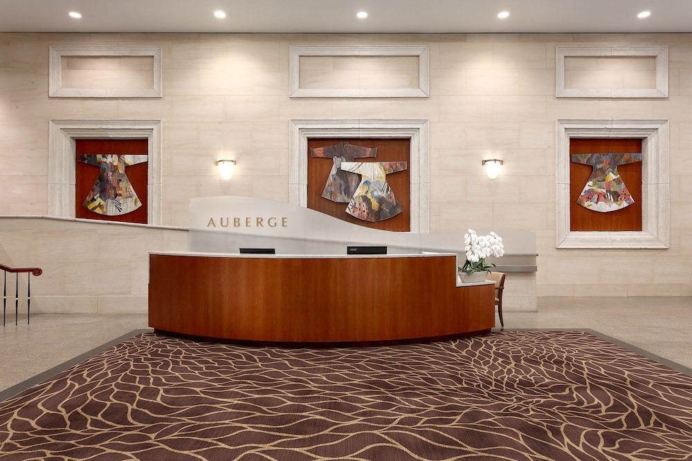 Auberge Vancouver Hotel — 4-Star Luxury Hotel in Vancouver, Canada