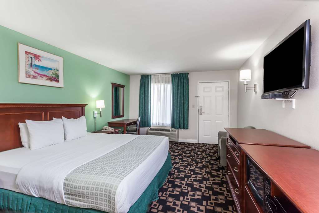 Ramada by Wyndham Oceanside - photo 10