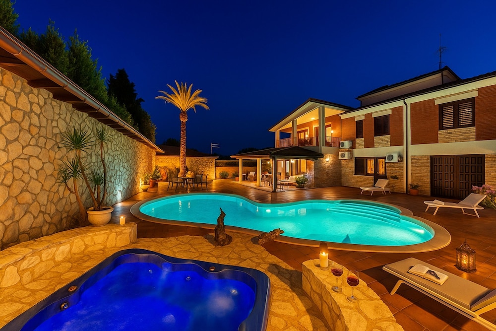 Villa Blondie con piscina a Castellammare del Golfo — 4-Star Luxury Hotel in Castellammare Del Golfo, Italy