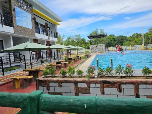 Summerville Hotel And Resort — Palayan City