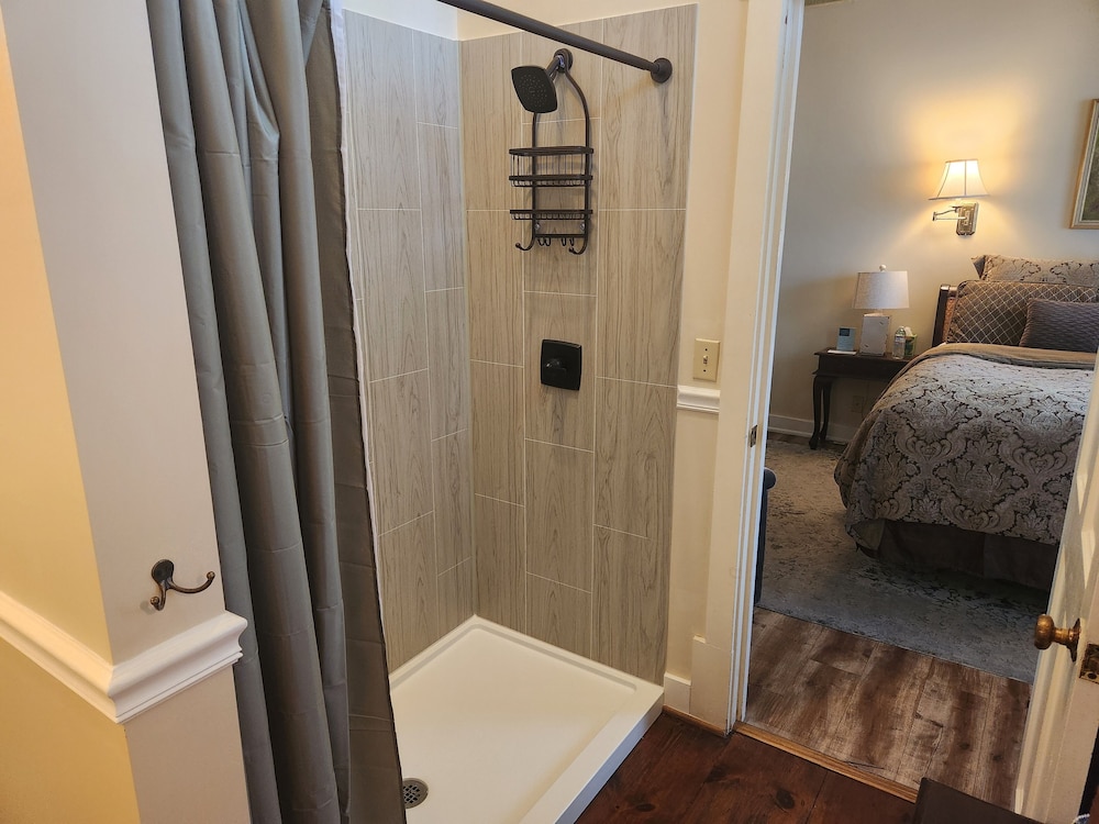The Victoria Inn - photo 40