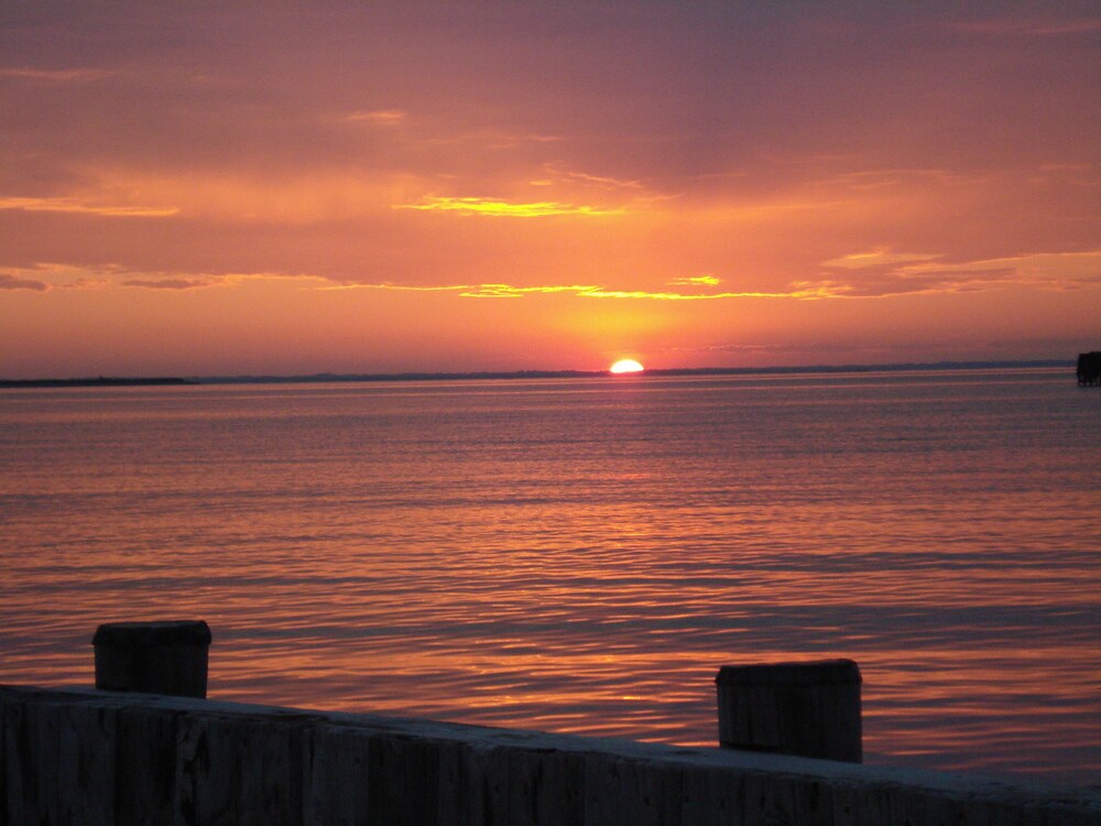 Lowes Wharf Marina Inn - photo 15