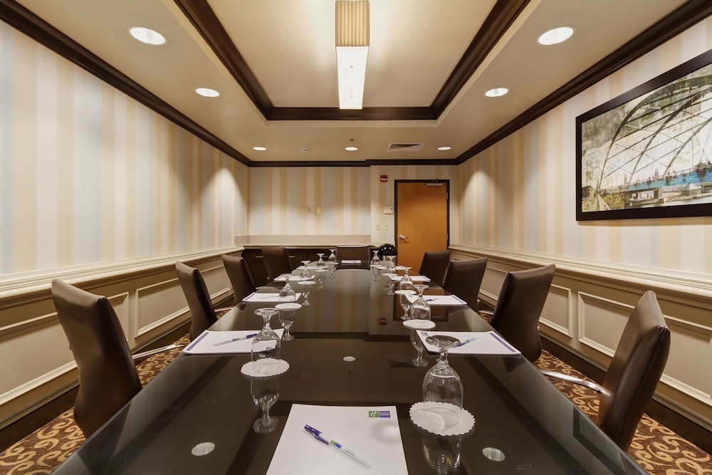 Holiday Inn Express Hotel & Suites Warwick Providence by IHG - photo 20